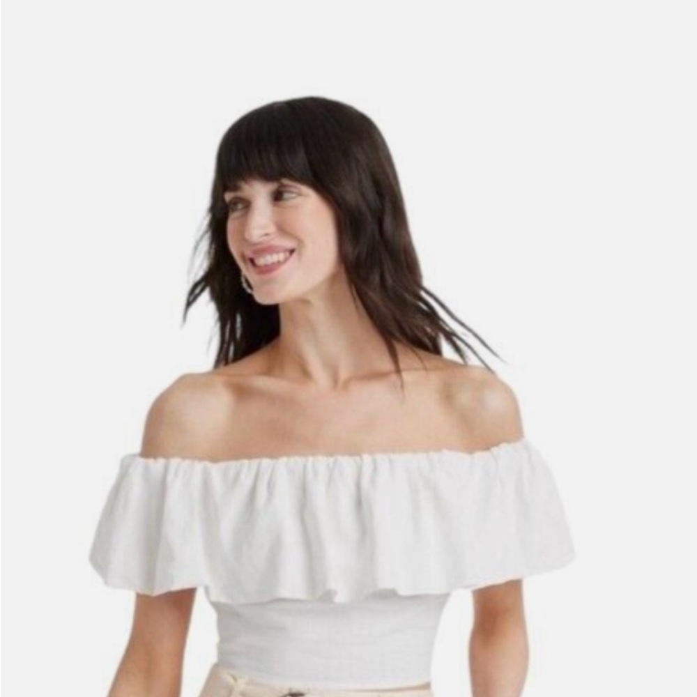 a New Day Target Off-Shoulder White Crop Top
